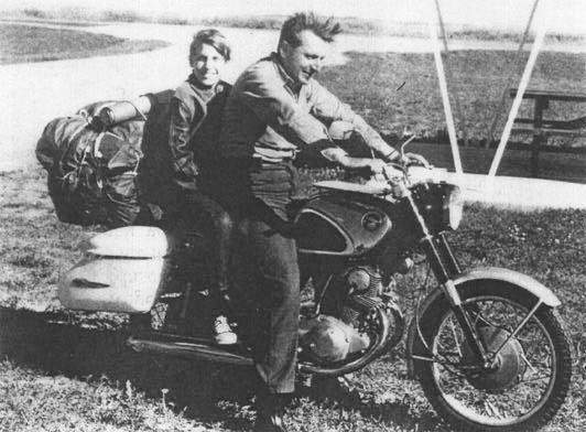 Robert Pirsig & son on their 1964 Honda SuperHawk - Buco Side Bags