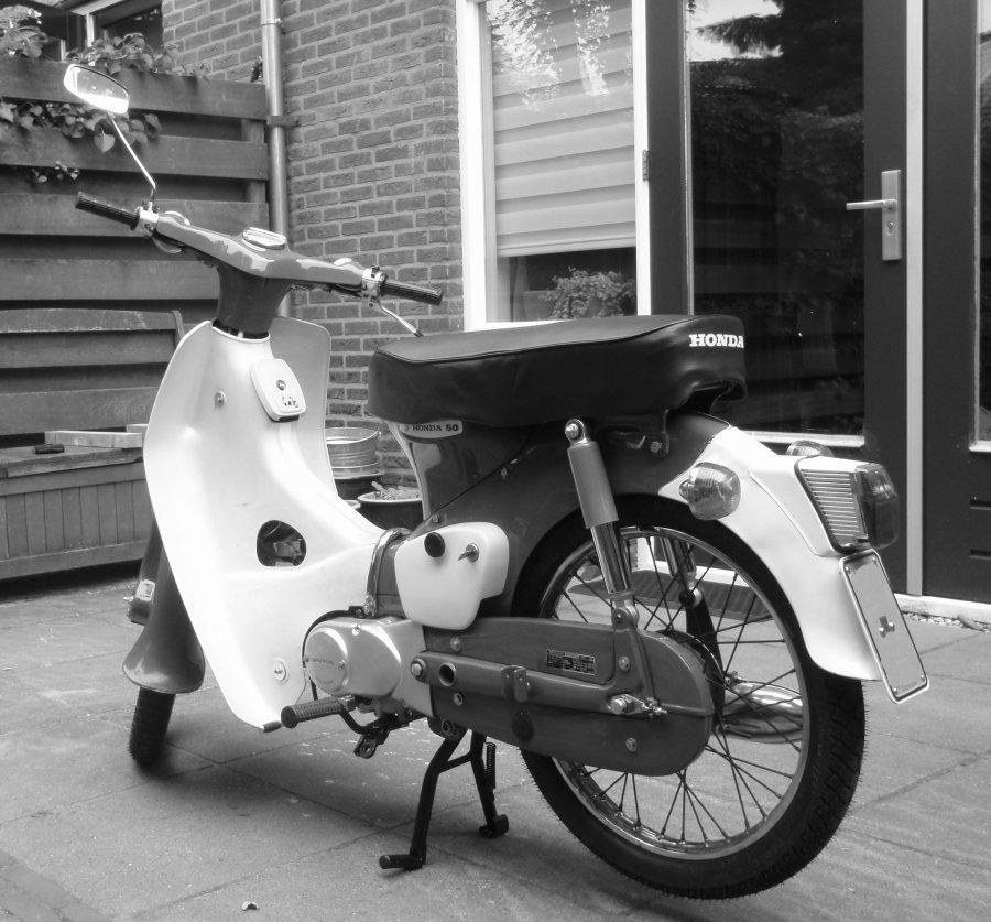 Honda C50-H 1969-1.jpg