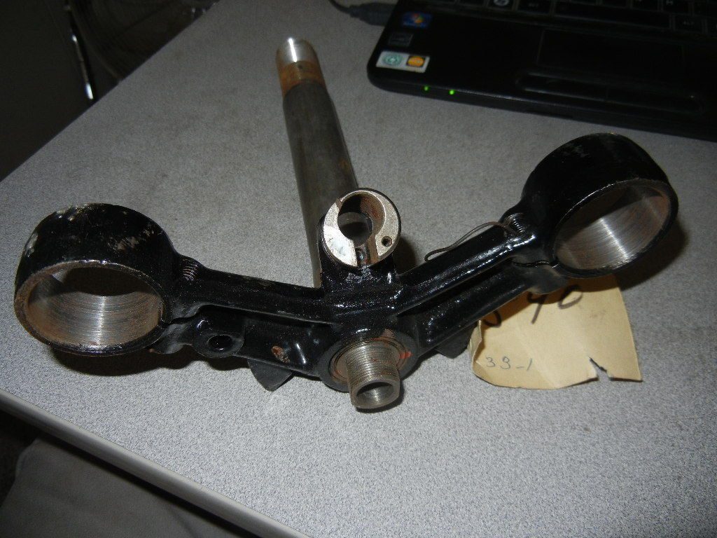 CB72 steering stem.jpg
