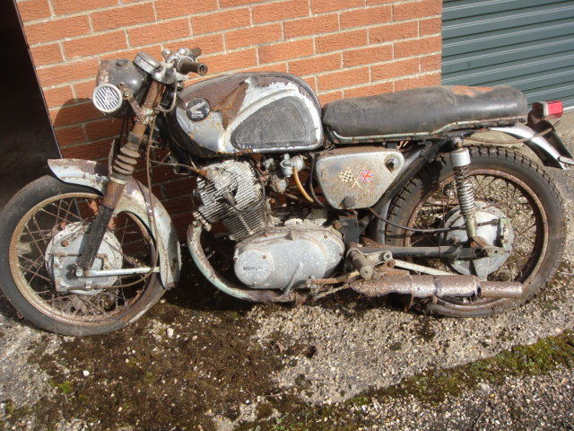 1961 CB72 -6.jpg