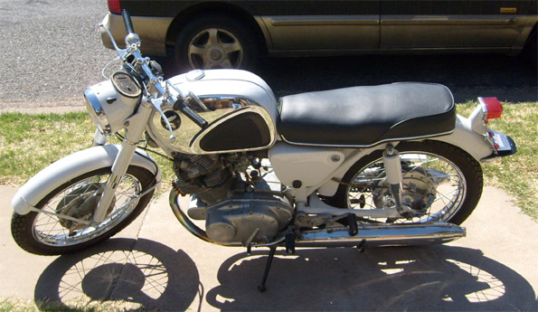 For Sale: 1963 Honda Superhawk CB77