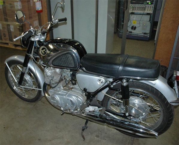 For Sale: 1965 Honda Superhawk CB77