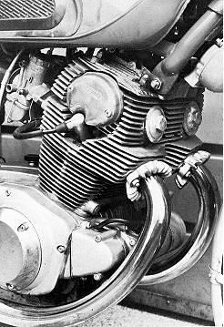 CB77: Detail - Starter & Header Pipes